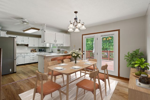 1305 JAKE LN, Columbia, MO 65203