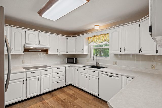 1305 JAKE LN, Columbia, MO 65203