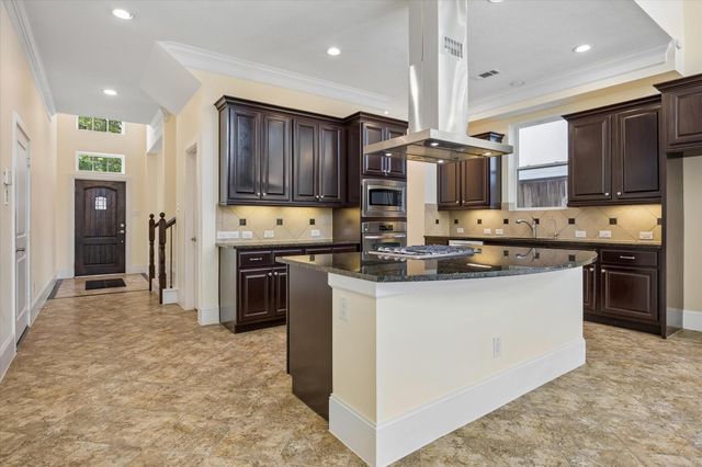 6008 Community Drive, West University Place, TX 77005