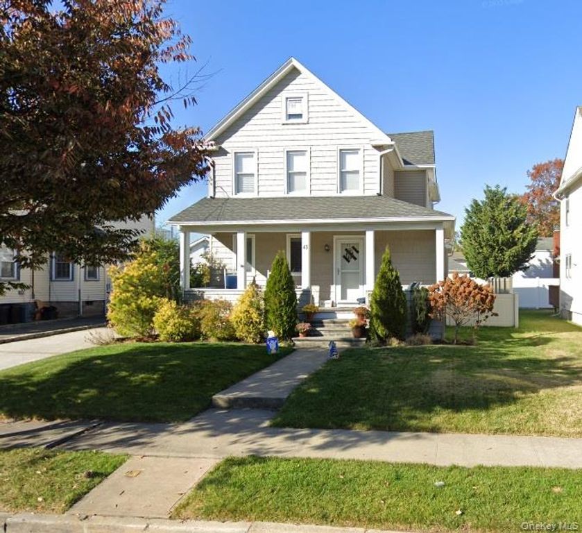 45 Harrison upper, Lynbrook, NY 11563