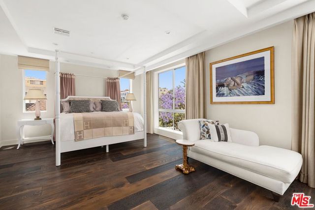 450 N Palm Drive 306, Beverly Hills, CA 90210