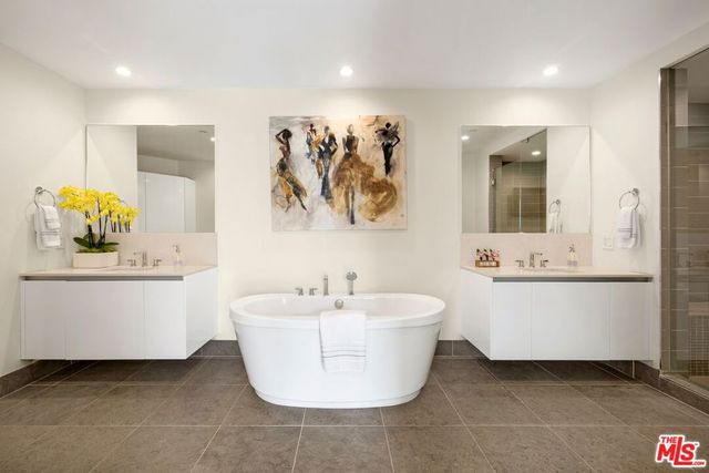 450 N Palm Drive 306, Beverly Hills, CA 90210