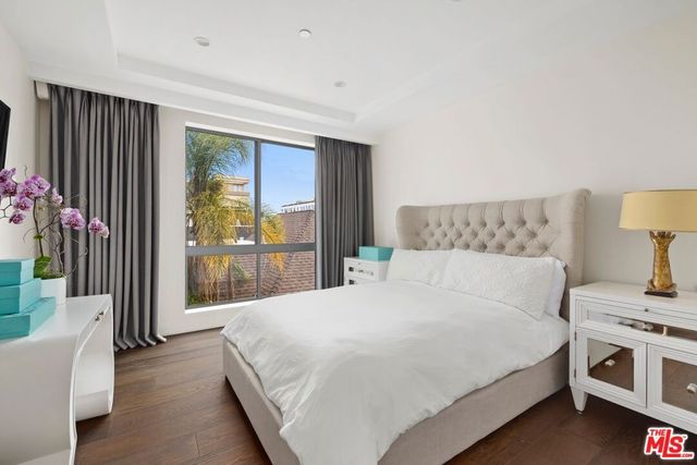 450 N Palm Drive 306, Beverly Hills, CA 90210