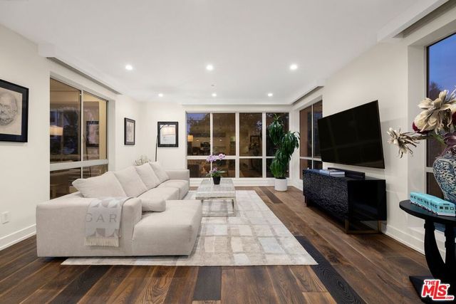 450 N Palm Drive 306, Beverly Hills, CA 90210