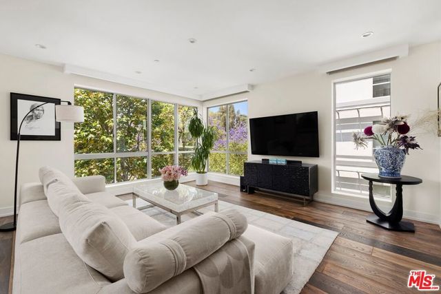 450 N Palm Drive 306, Beverly Hills, CA 90210