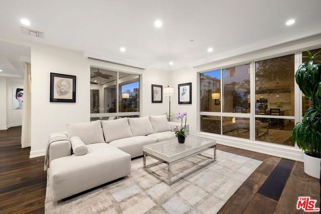 450 N Palm Drive 306, Beverly Hills, CA 90210