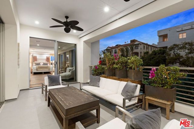 450 N Palm Drive 306, Beverly Hills, CA 90210