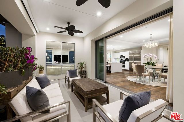 450 N Palm Drive 306, Beverly Hills, CA 90210
