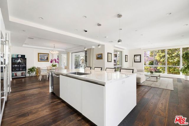 450 N Palm Drive 306, Beverly Hills, CA 90210