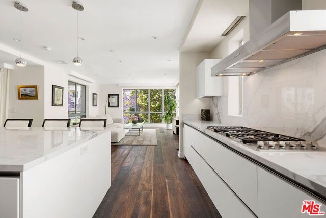 450 N Palm Drive 306, Beverly Hills, CA 90210