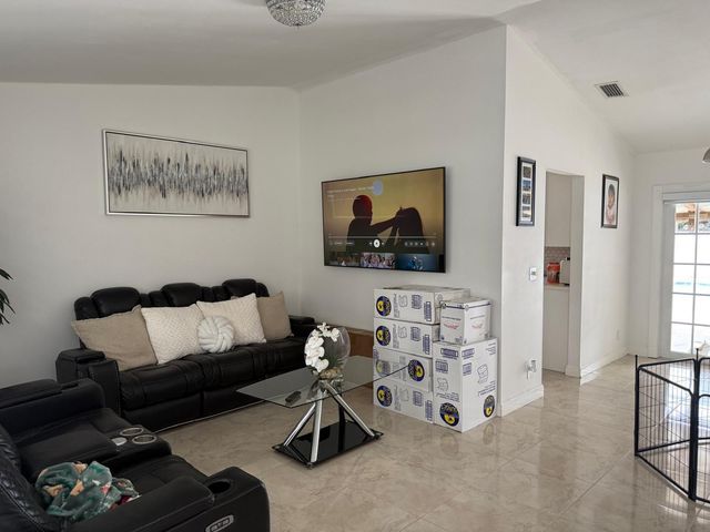 16393 E LANCASHIRE Drive E, Loxahatchee, FL 33470