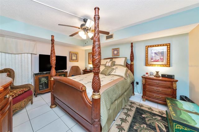 2657 WOODGATE LANE E4, Sarasota, FL 34231