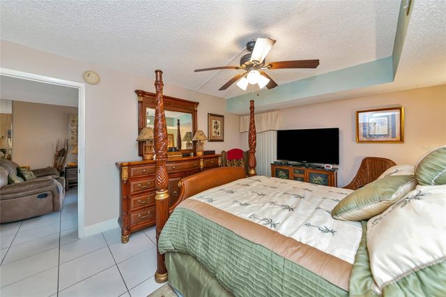 2657 WOODGATE LANE E4, Sarasota, FL 34231