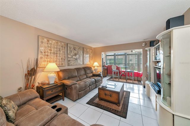 2657 WOODGATE LANE E4, Sarasota, FL 34231