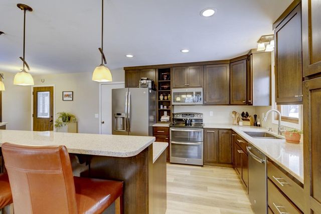 411 Butternut Drive, Oregon, WI 53575