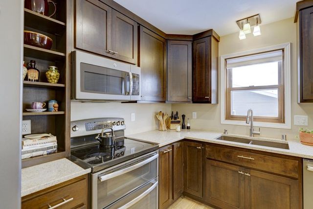 411 Butternut Drive, Oregon, WI 53575