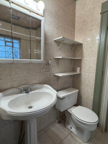 2830 Reynolds Street, Flint, MI 48503