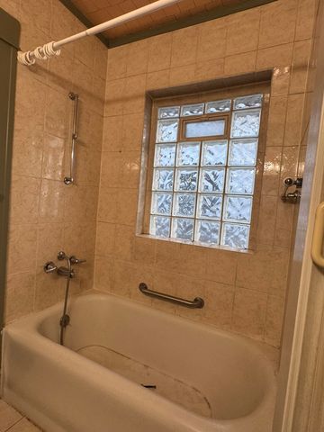 2830 Reynolds Street, Flint, MI 48503