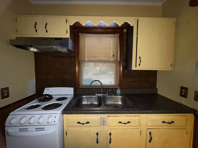 2830 Reynolds Street, Flint, MI 48503