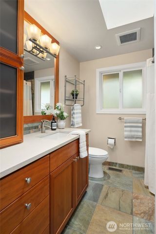 1516 184th Avenue NE, Bellevue, WA 98008