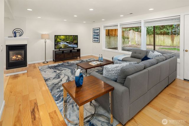 1516 184th Avenue NE, Bellevue, WA 98008