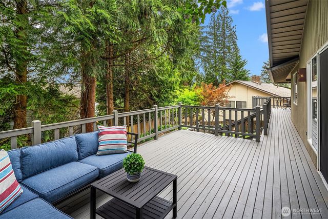 1516 184th Avenue NE, Bellevue, WA 98008