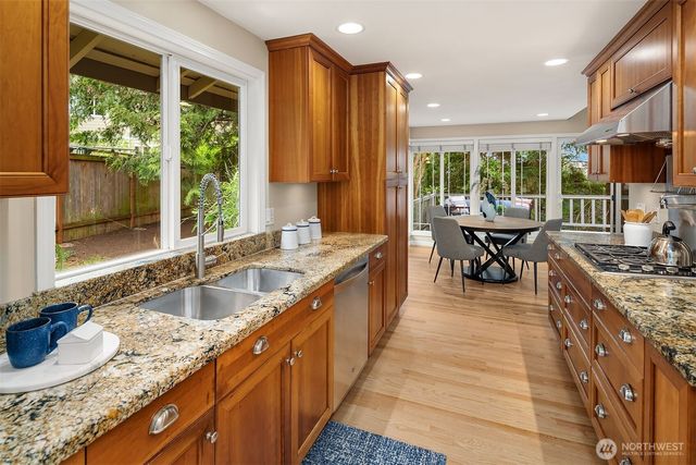 1516 184th Avenue NE, Bellevue, WA 98008