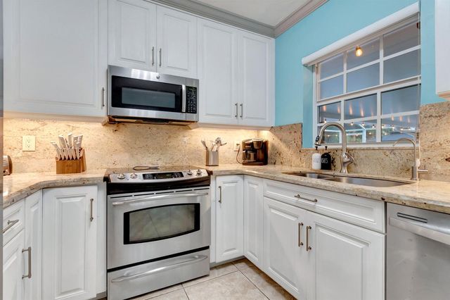 310 GULFSTREAM Drive, Delray Beach, FL 33444