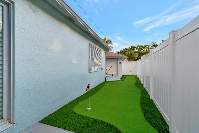 310 GULFSTREAM Drive, Delray Beach, FL 33444