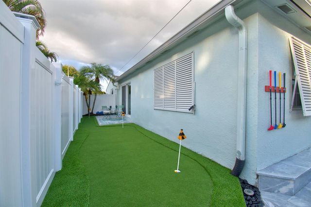 310 GULFSTREAM Drive, Delray Beach, FL 33444