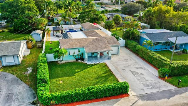 310 GULFSTREAM Drive, Delray Beach, FL 33444