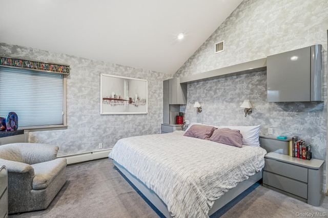 123 Robby Lane, Manhasset Hills, NY 11040