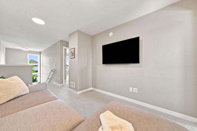 16060 Eagleview Drive, Lakeville, MN 55044