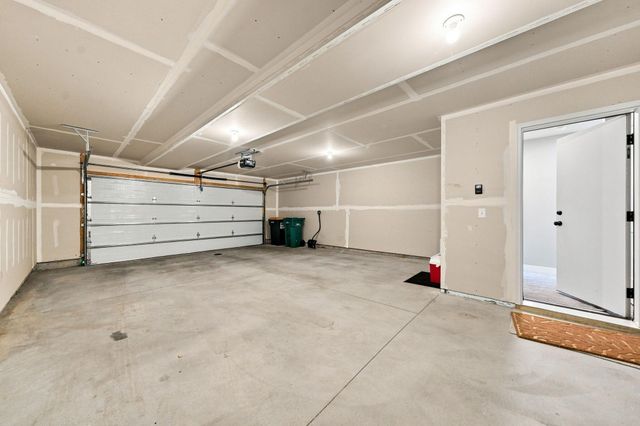 16060 Eagleview Drive, Lakeville, MN 55044