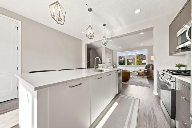 16060 Eagleview Drive, Lakeville, MN 55044