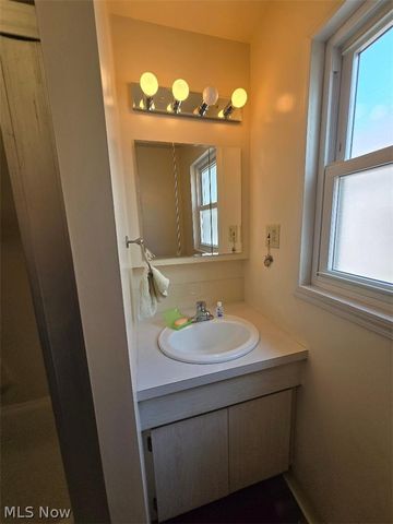 3105 Searsdale Avenue, Cleveland, OH 44109