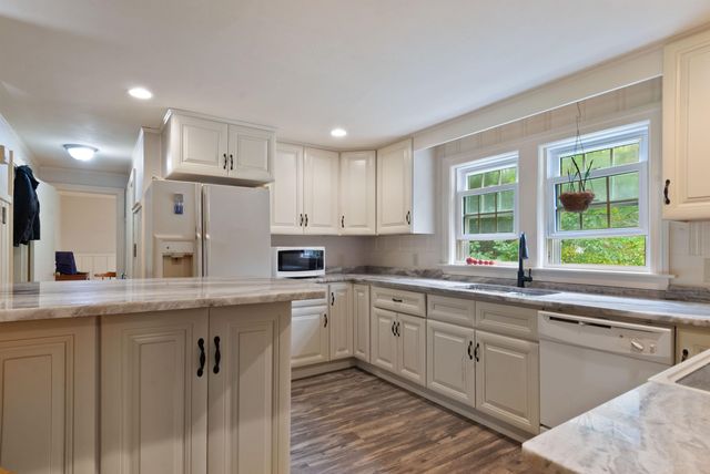 84 Locke Road, Hampton, NH 03842