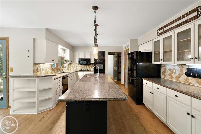53291 Shanelle Lane, Shelby Twp, MI 48315