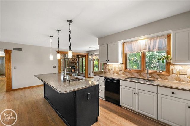 53291 Shanelle Lane, Shelby Twp, MI 48315