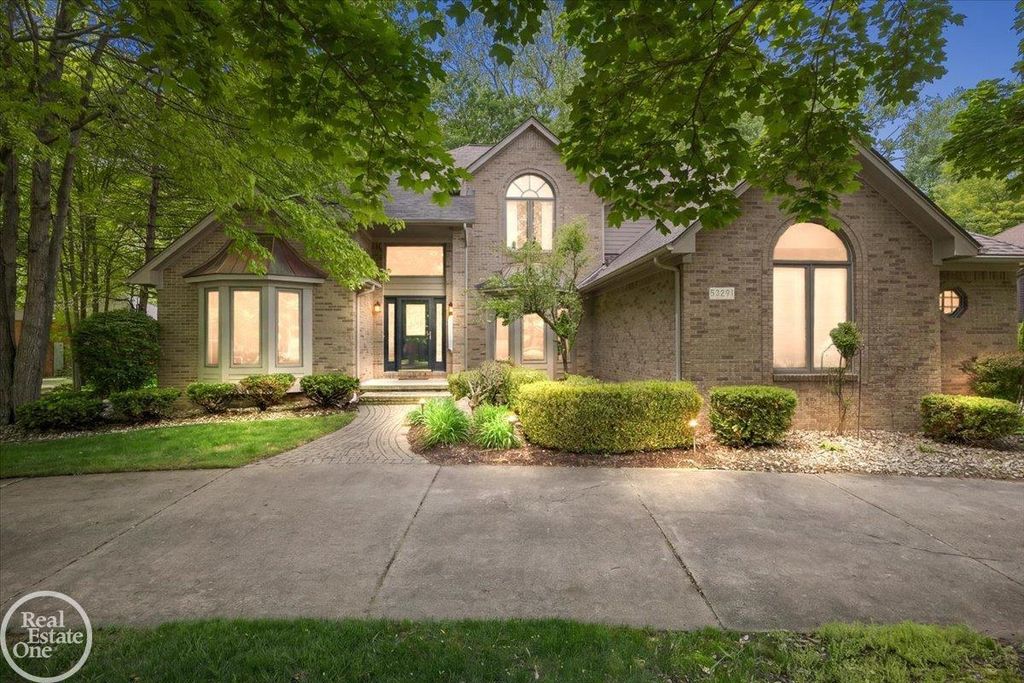 53291 Shanelle Lane, Shelby Twp, MI 48315