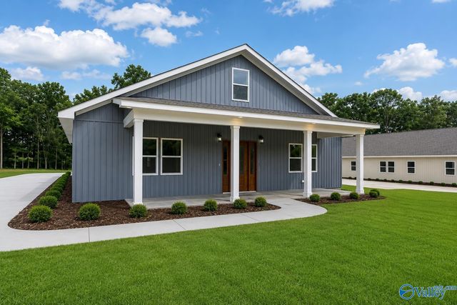 2092 Browns Valley Road, Guntersville, AL 35976