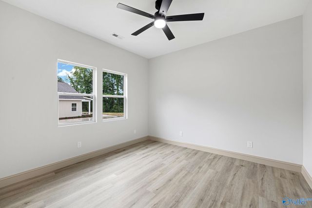2092 Browns Valley Road, Guntersville, AL 35976