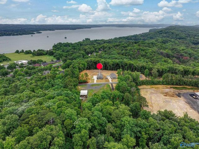 2092 Browns Valley Road, Guntersville, AL 35976