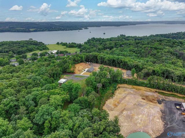 2092 Browns Valley Road, Guntersville, AL 35976