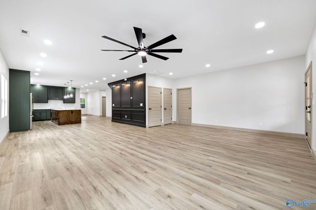 2092 Browns Valley Road, Guntersville, AL 35976