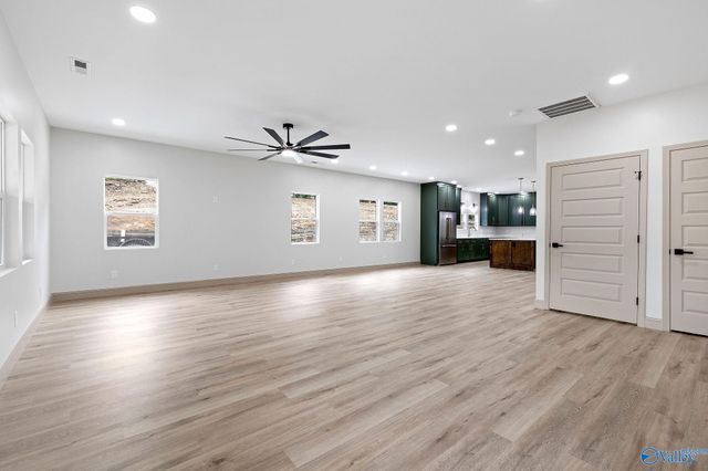 2092 Browns Valley Road, Guntersville, AL 35976