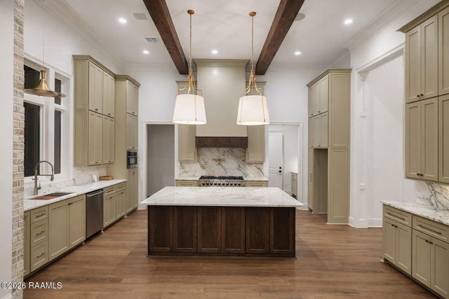 107 Leaning Oak Drive, Lafayette, LA 70508