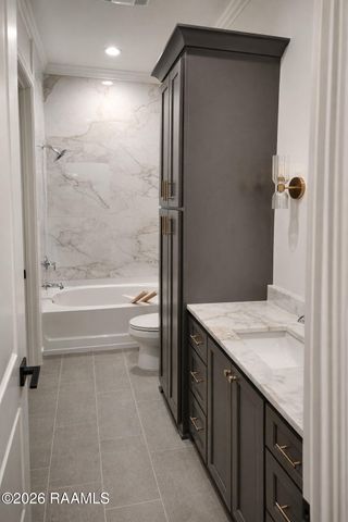 107 Leaning Oak Drive, Lafayette, LA 70508