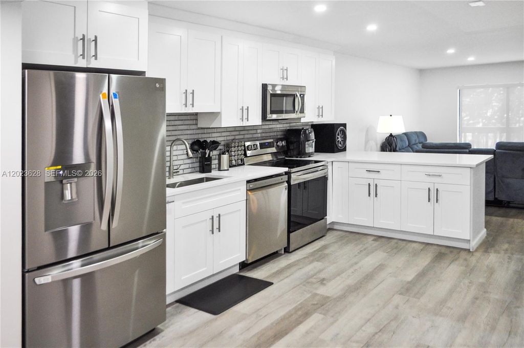 1021 Mockingbird Ln 202, Plantation, FL 33324