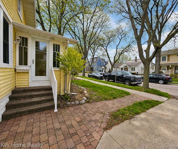 1208 Emmons Avenue, Birmingham, MI 48009